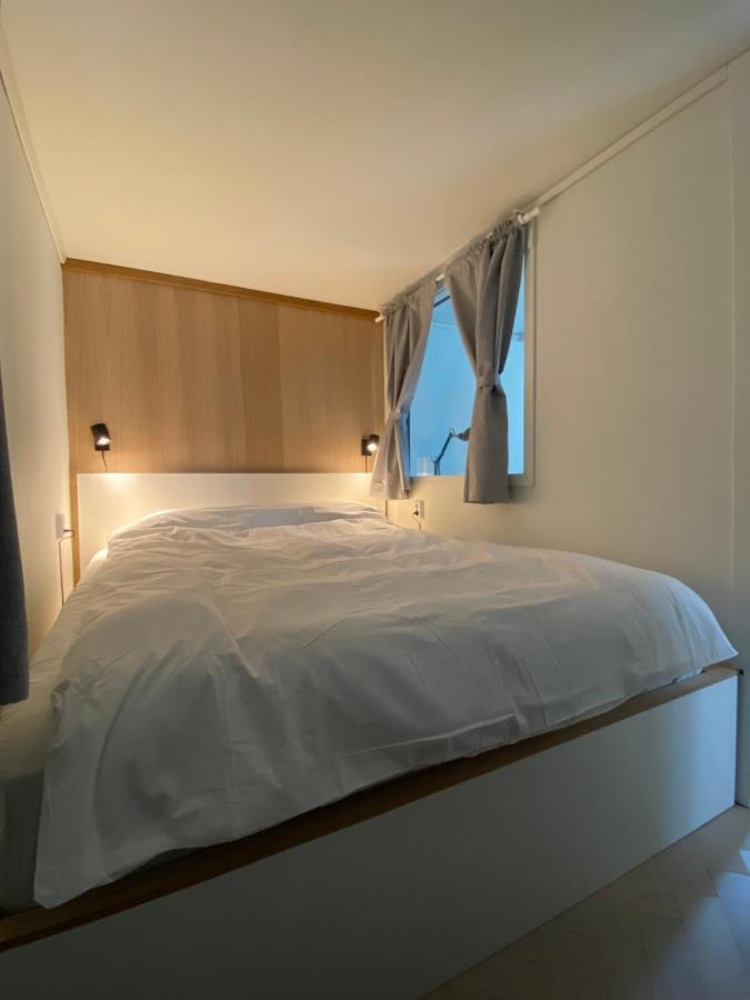 Entire Renovated Apartment From 1780 With Kitchen, Bath, Bedroom, And Living Room In Skuteviken Bergen Buitenkant foto
