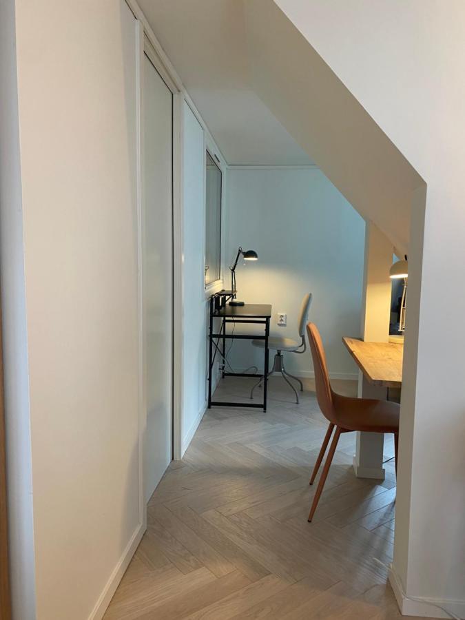 Entire Renovated Apartment From 1780 With Kitchen, Bath, Bedroom, And Living Room In Skuteviken Bergen Buitenkant foto