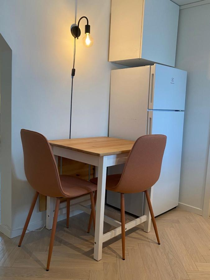 Entire Renovated Apartment From 1780 With Kitchen, Bath, Bedroom, And Living Room In Skuteviken Bergen Buitenkant foto